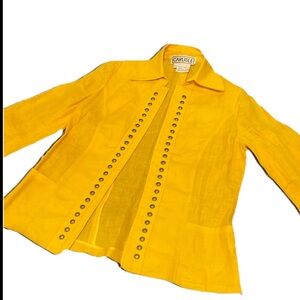 Carlisle Women's Yellow Jacket size 4 Us feet Medium too New without tag
